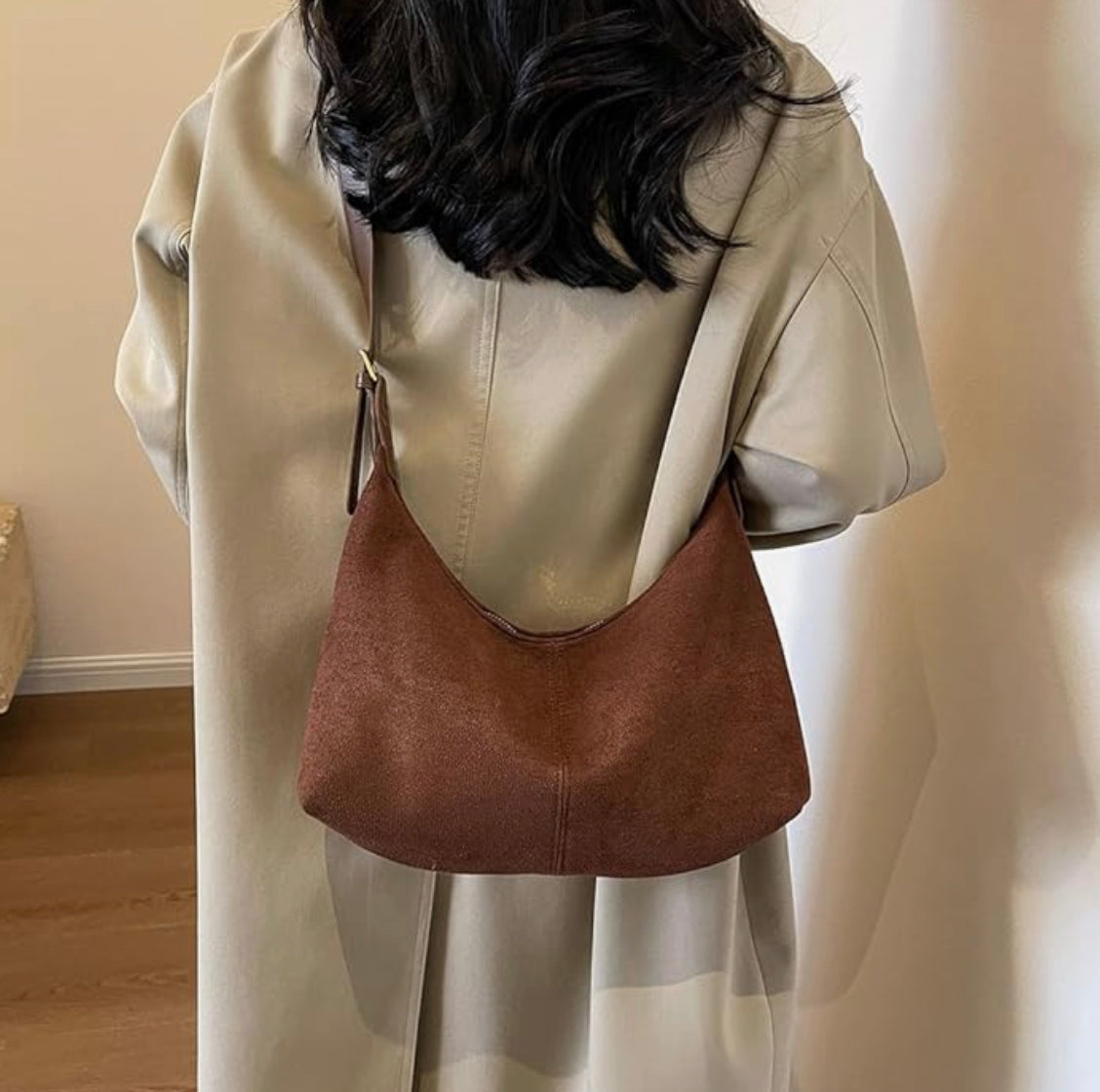 Women's Velvet Handbag with Adjustable Strap – Elegant and Versatile Hobo Bag for All Occasions