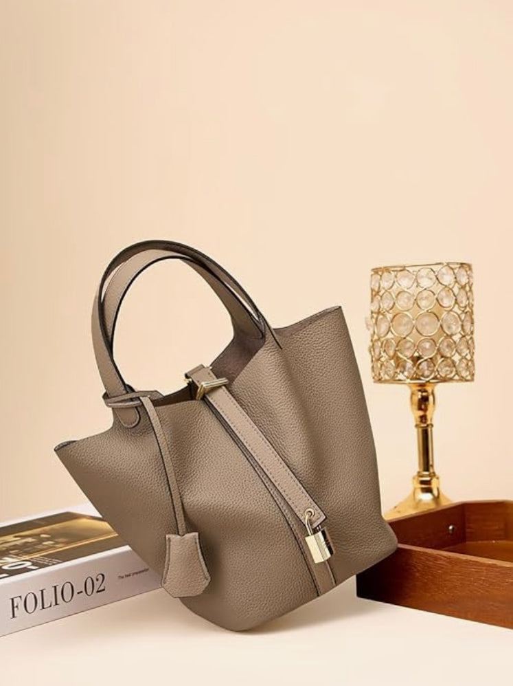 Sac à Main Femme Élégant en Cuir Végétalien avec Poignée en Acier – Sac Seau 16x20x19 cm