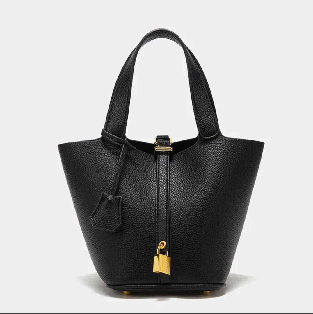 Sac à Main Femme Élégant en Cuir Végétalien avec Poignée en Acier – Sac Seau 16x20x19 cm
