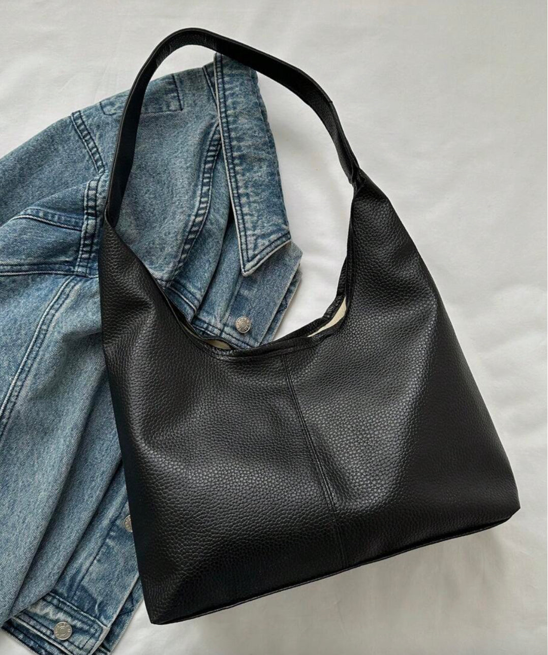 Sac à Main Hobo en Cuir Végan pour Femme avec Pochette Intérieure – Spacieux et Pratique, Idéal pour Quotidien