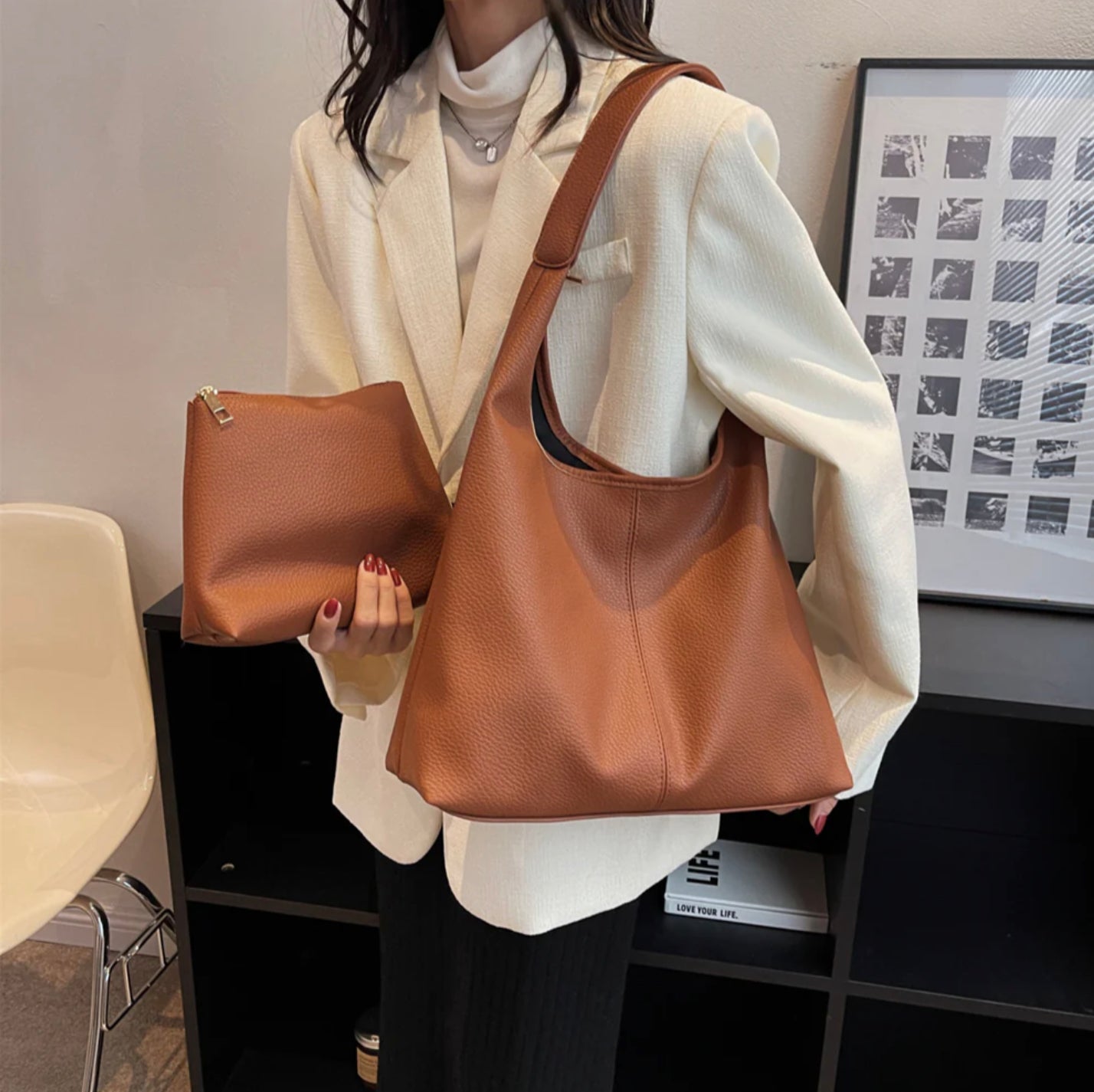 Sac à Main Hobo en Cuir Végan pour Femme avec Pochette Intérieure – Spacieux et Pratique, Idéal pour Quotidien