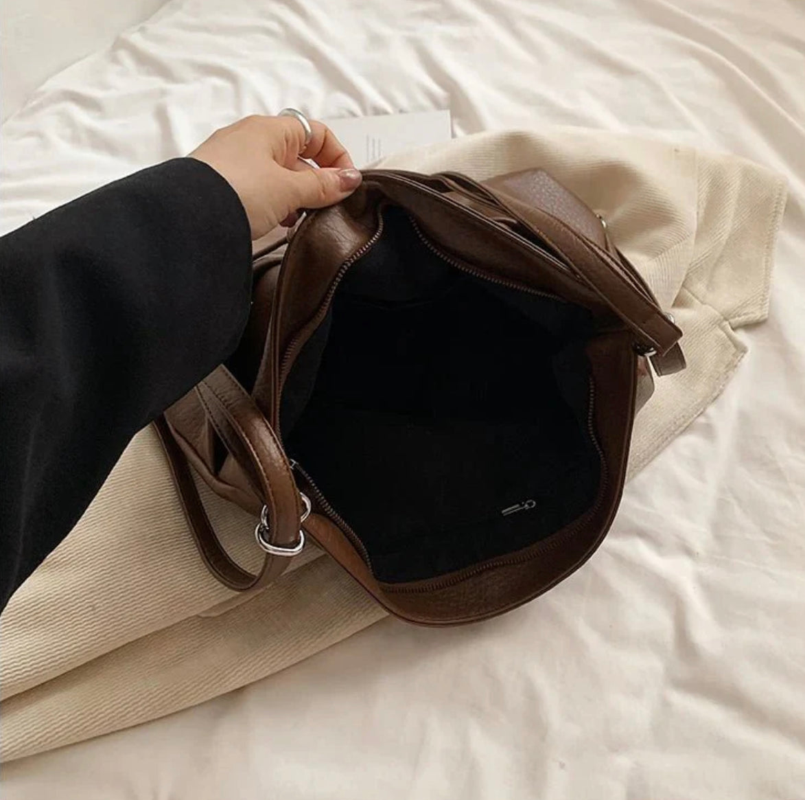 Sac à Main 2 en 1 Femme Jade – Sac Polyvalent Sac à Dos Chic en Cuir Synthétique avec Bandoulière Ajustable