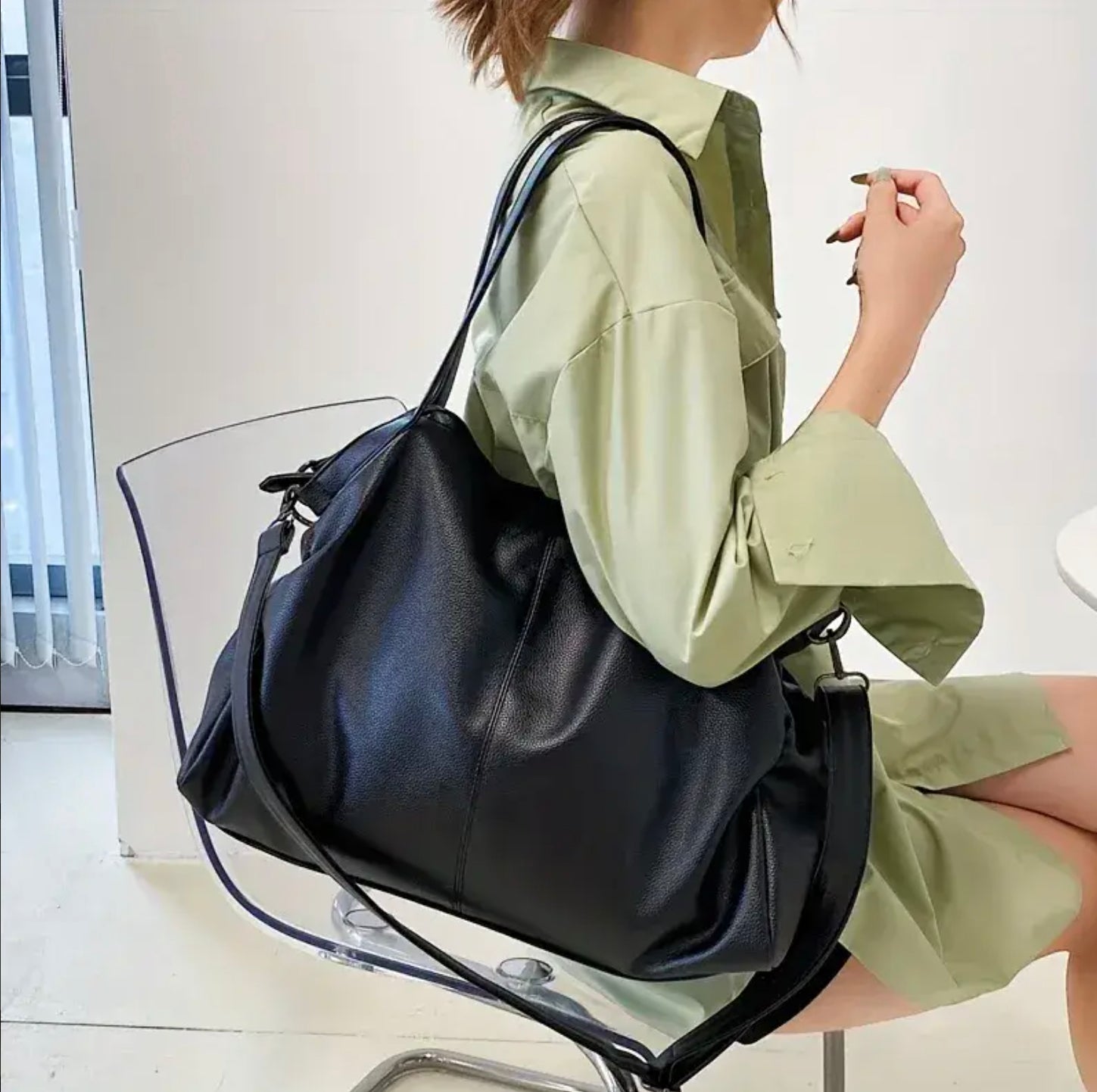 Grand Sac à Main en Cuir Femme avec Poches Multiples, Bandoulière Ajustable – Élégant et Spacieux Noir ou Marron