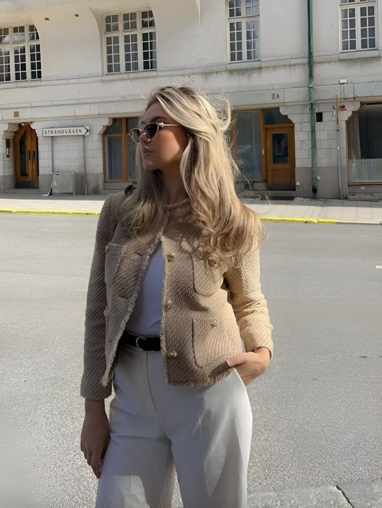 Blazer Femme Chic avec Boutons Dorés
