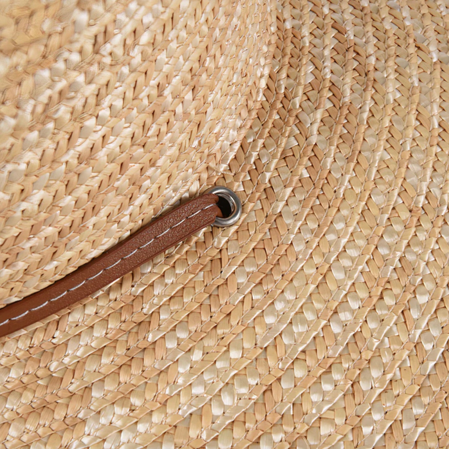 Women's Lightweight Straw Hat with Sun Protection - Elegant Summer Accessory Adjustable 56-58 cm