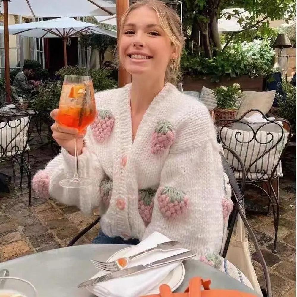 Oversized Women's Sweater Knitted with Strawberry Pattern – Soft and Comfortable, Balloon Sleeves, Perfect for Autumn