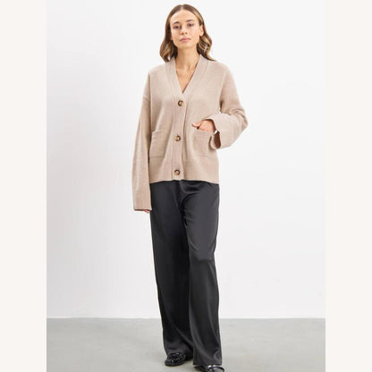 Women's Oversize Cardigan in Soft Knit with Pockets – Casual Elegance Beige and Gray