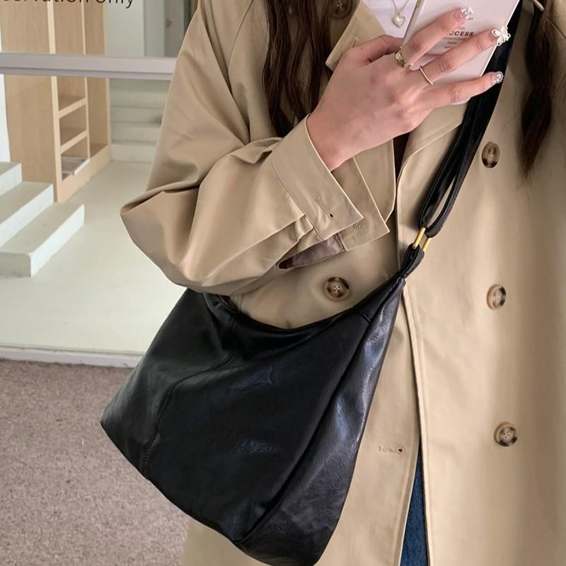 Women's Lisa Shoulder Bag - Elegant and Practical, One Size 37x29x12 cm, Adjustable Shoulder Strap, Modern Design