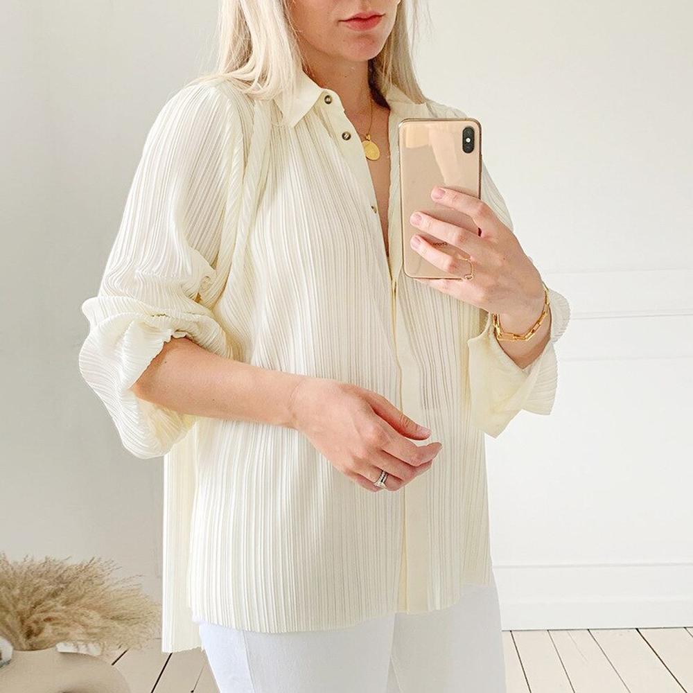 Chic Women's Suit Set with Light Blouse and High Waist Pants – Elegant and Comfortable