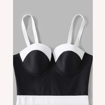 Women's One-Piece Swimsuit Backless with Sweetheart Neckline and Belt Detail – Elegant and Comfortable