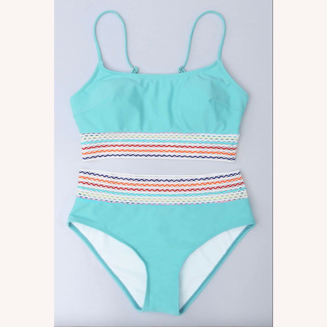 Maillot de Bain Femme Chic Triangle à Taille Haute avec Rayures Nautiques – Élégance Bohème et Confort Optimal