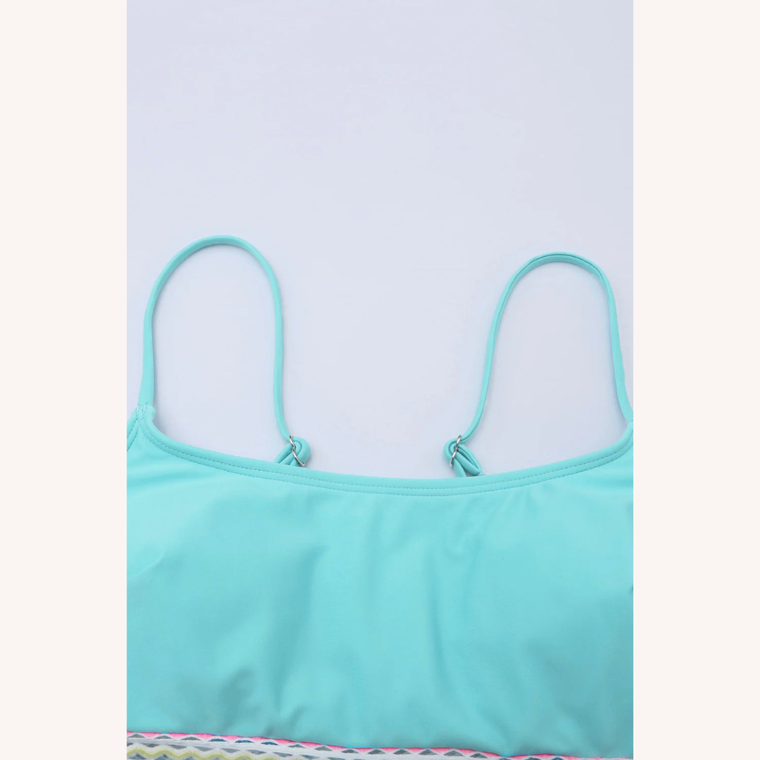 Maillot de Bain Femme Chic Triangle à Taille Haute avec Rayures Nautiques – Élégance Bohème et Confort Optimal