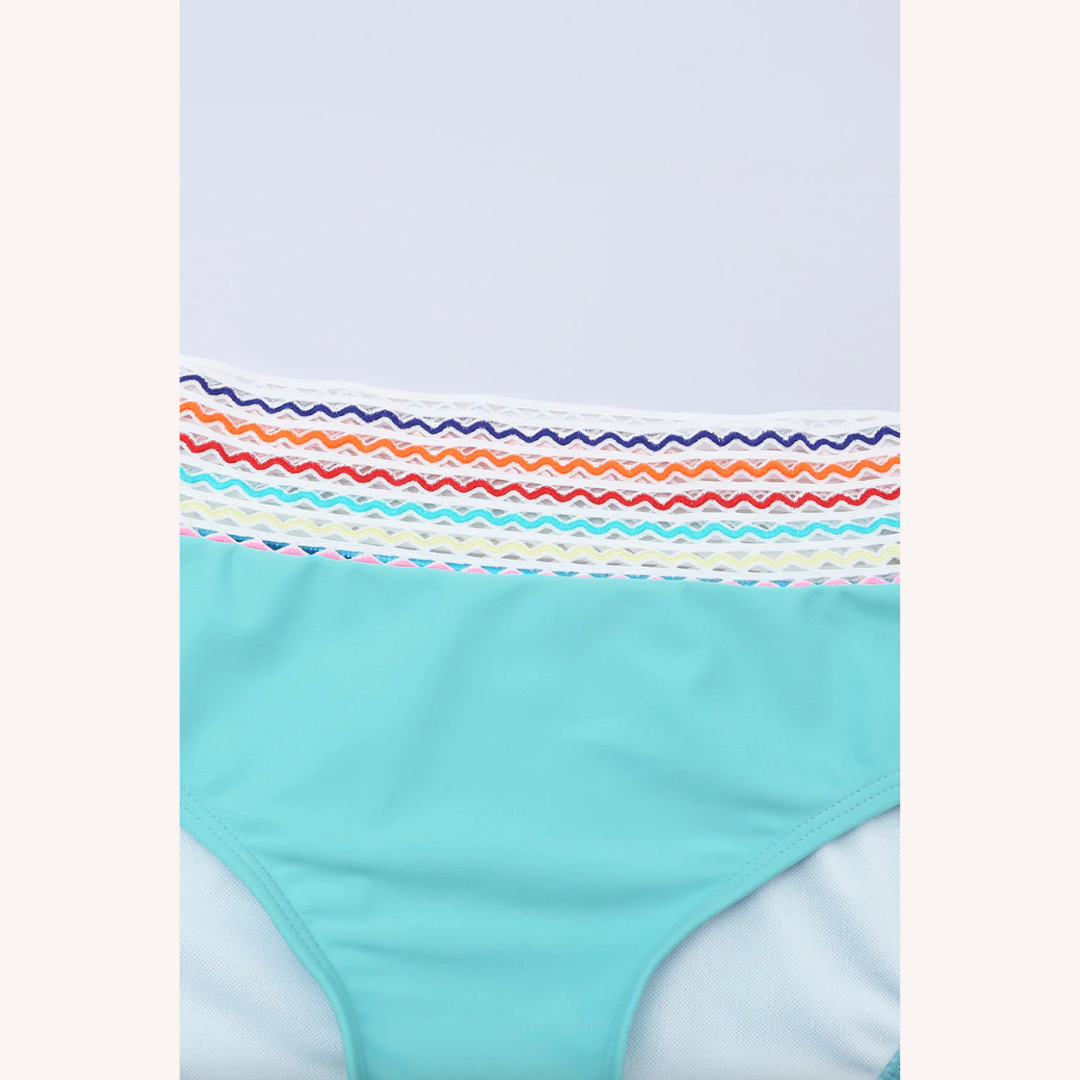 Maillot de Bain Femme Chic Triangle à Taille Haute avec Rayures Nautiques – Élégance Bohème et Confort Optimal