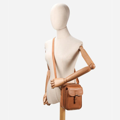 Women's Full Grain Leather Shoulder Bag with Integrated Wallet – Compact and Practical, Ideal for Daily Outings