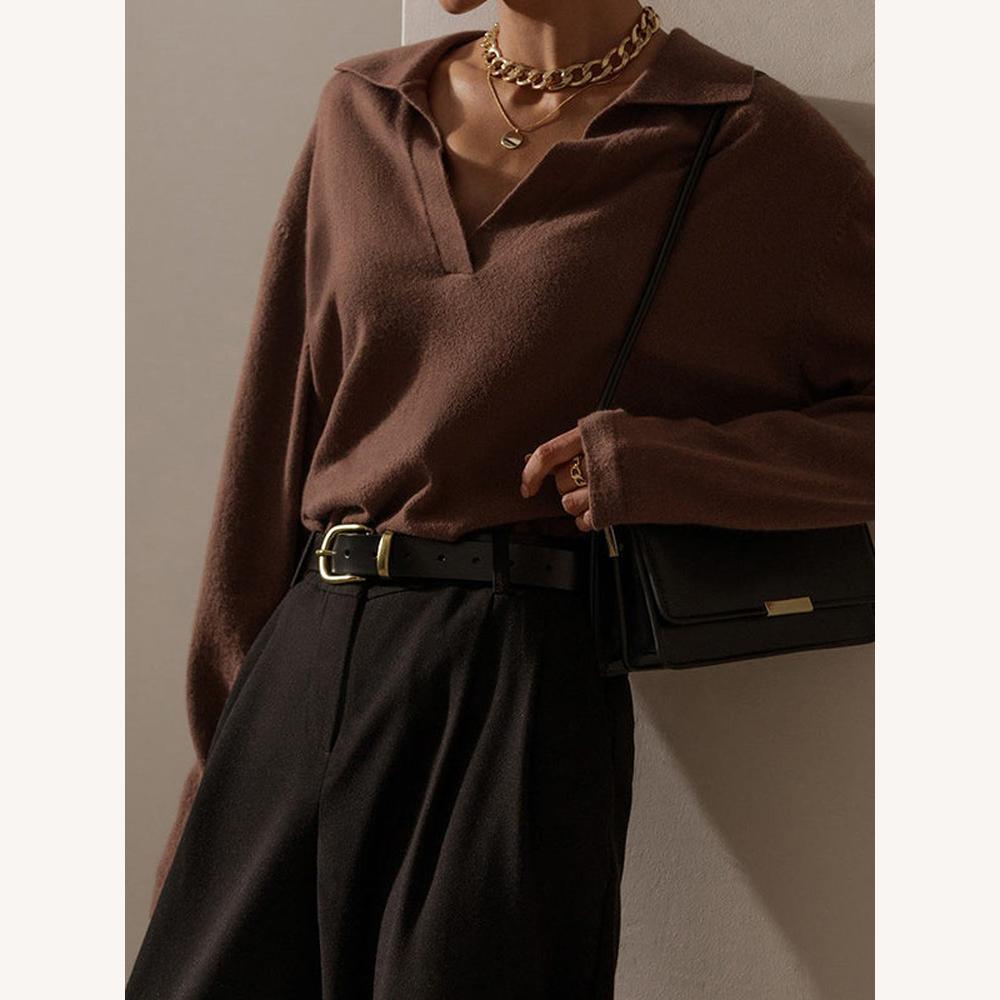 Women's Soft Knit Sweater with Polo Collar and V-Neckline – Loose and Elegant Fit, Ideal for All Occasions