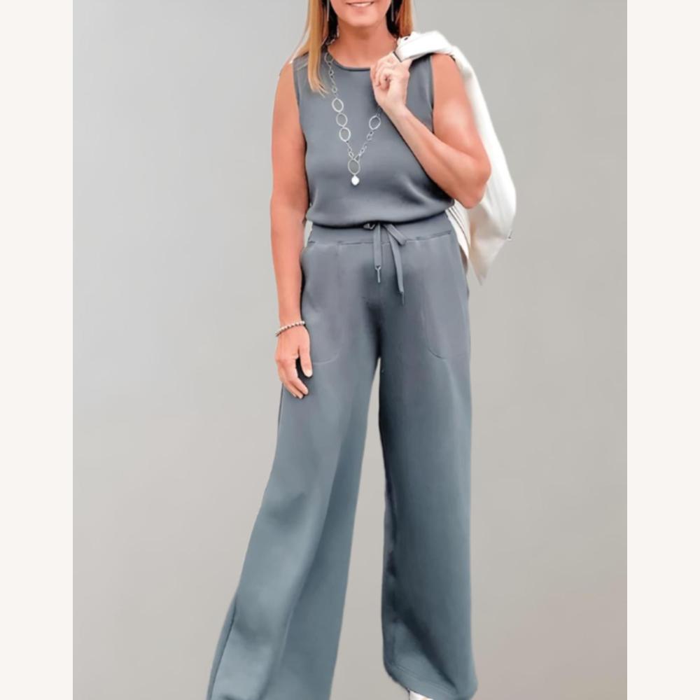 Elegant Women's Suit Set in Soft Fabric – Sleeveless Tank Top and High-Waisted Wide-Leg Pants