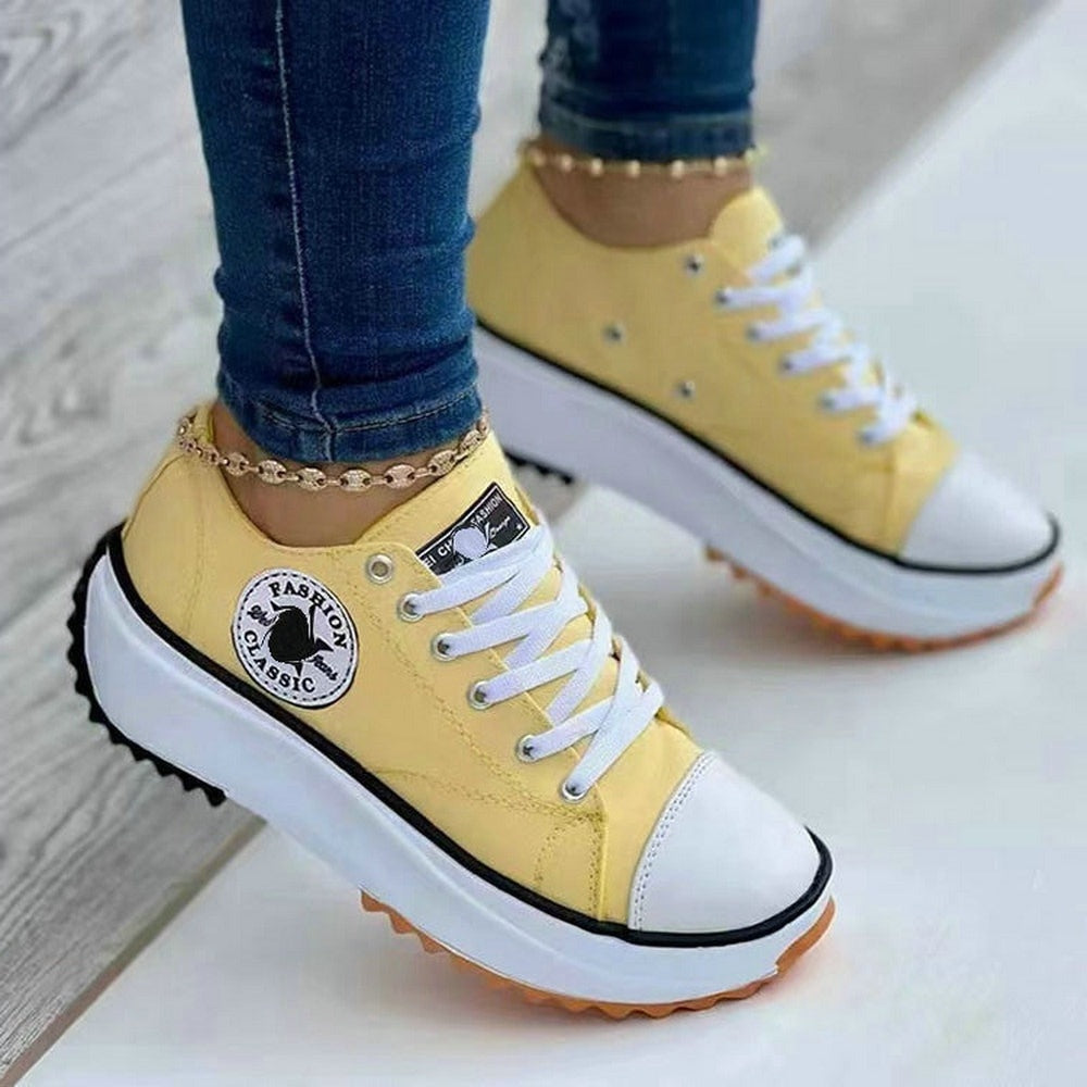 Elegant White Women's Sneakers with Memory Foam Sole and Optimal Cushioning for Daily Comfort