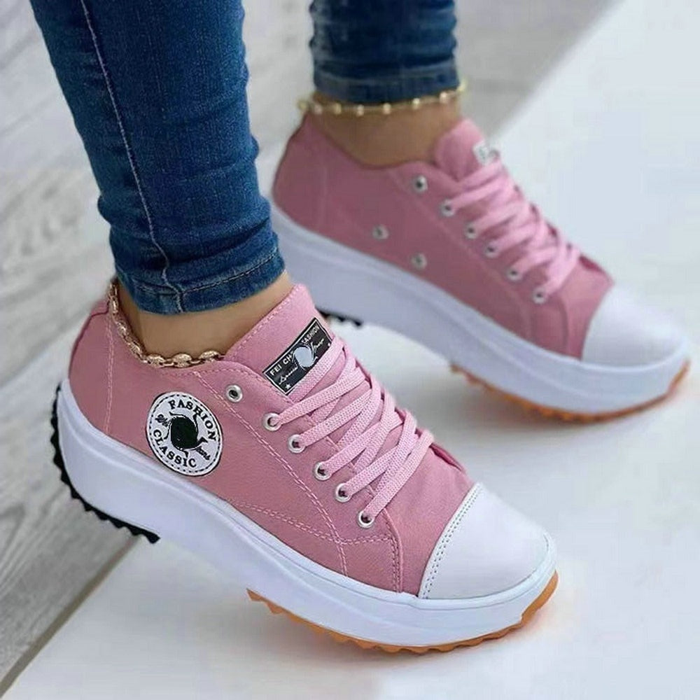 Elegant White Women's Sneakers with Memory Foam Sole and Optimal Cushioning for Daily Comfort