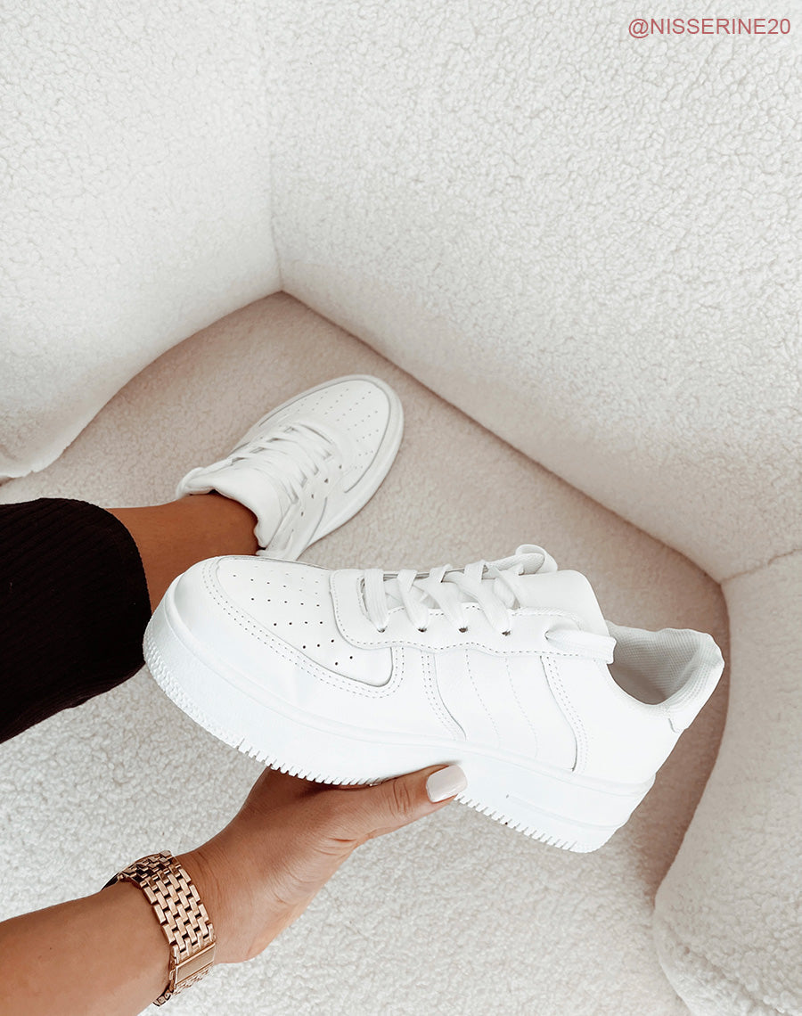 White Women's Platform Sneakers 45 cm – Comfort and Versatile Style for Casual and Elegant Outfits