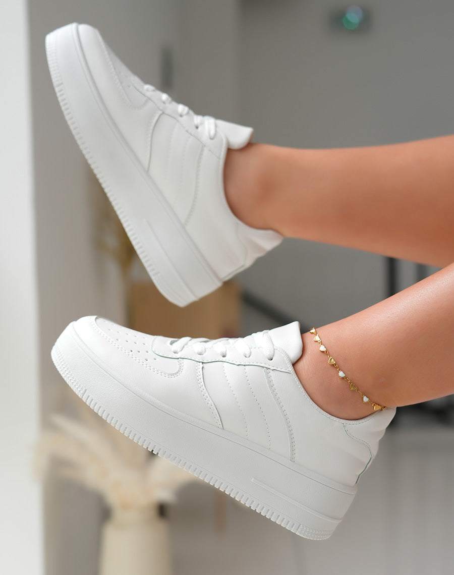 White Women's Platform Sneakers 45 cm – Comfort and Versatile Style for Casual and Elegant Outfits