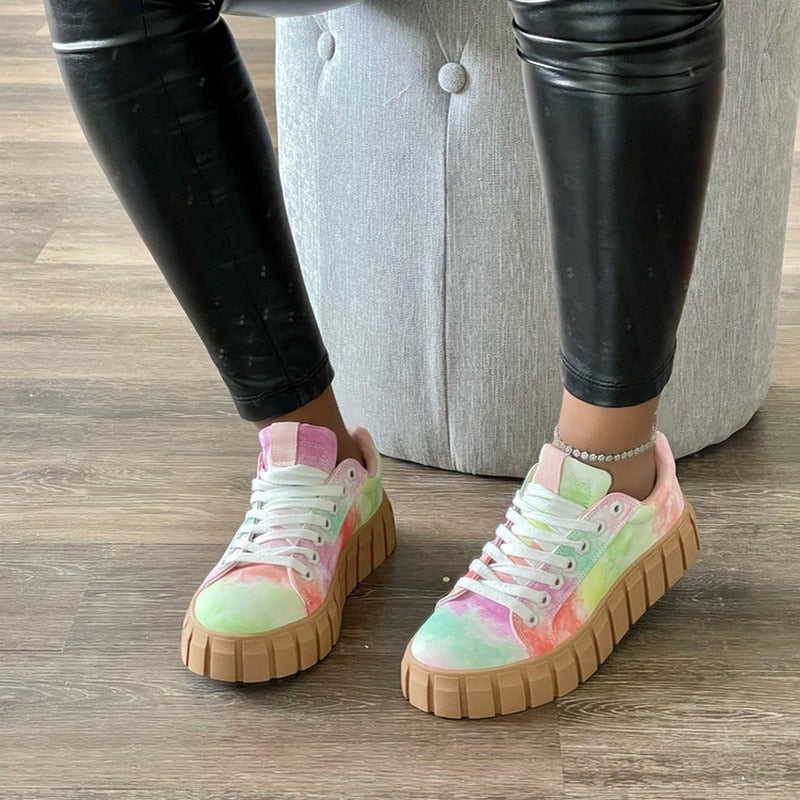 Women’s Thick-Soled Sneakers – Comfort and Style in Black, Green, Blue, and Khaki