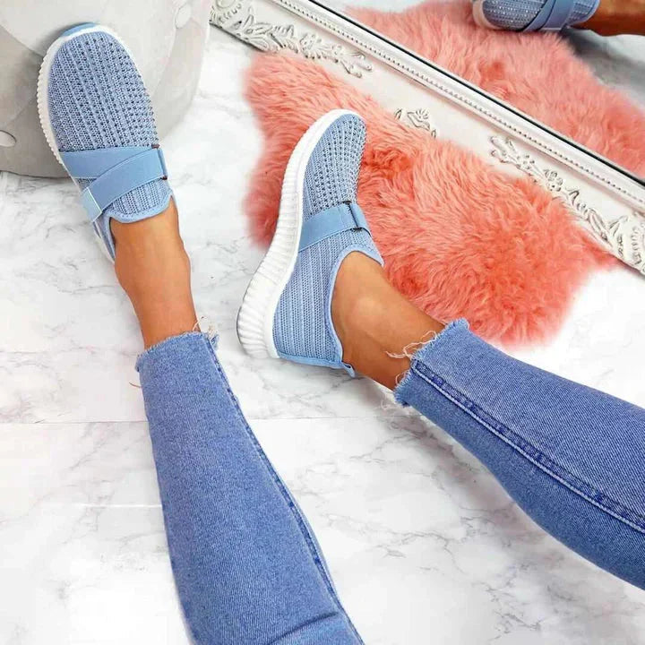 Breathable Women's Slip-On Sneakers with Adjustable Strap – Comfort and Style for Casual Outfits