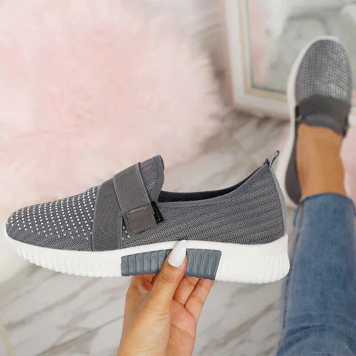 Breathable Women's Slip-On Sneakers with Adjustable Strap – Comfort and Style for Casual Outfits