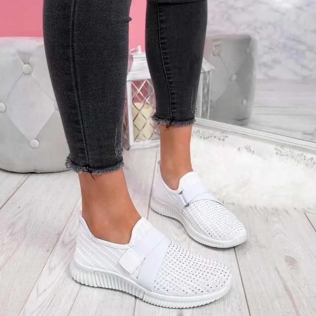 Breathable Women's Slip-On Sneakers with Adjustable Strap – Comfort and Style for Casual Outfits