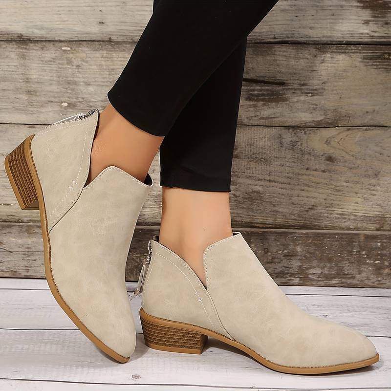 Elegant Pointed Toe Boots for Women – Perforated Design and Optimal Comfort for Winter