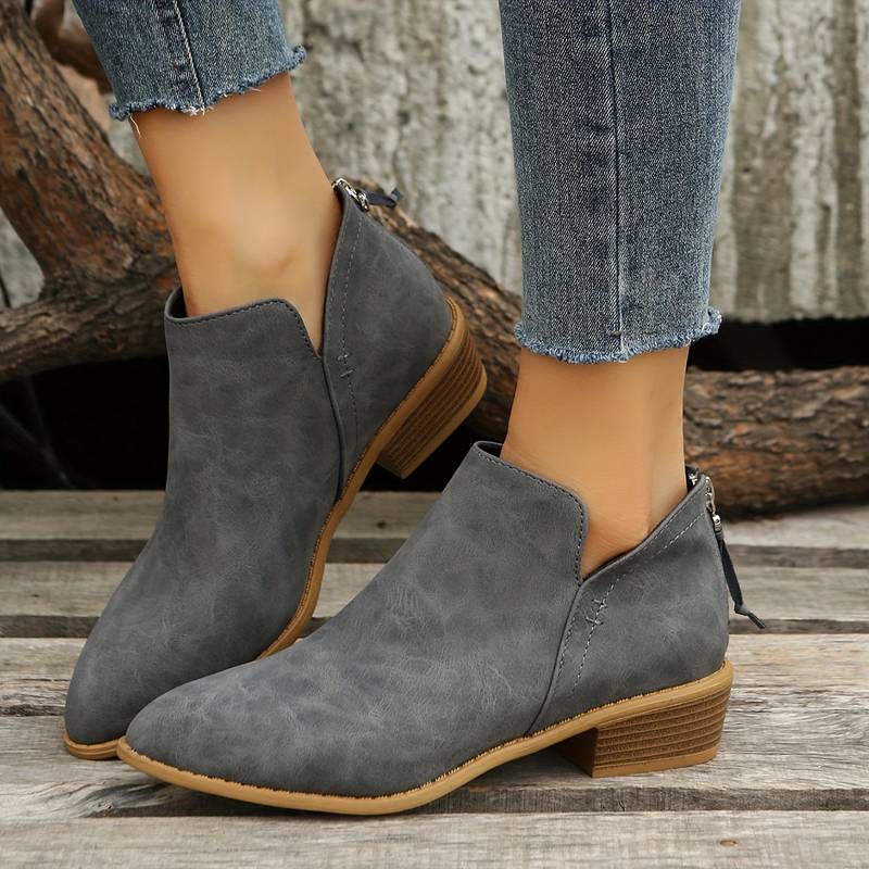 Elegant Pointed Toe Boots for Women – Perforated Design and Optimal Comfort for Winter