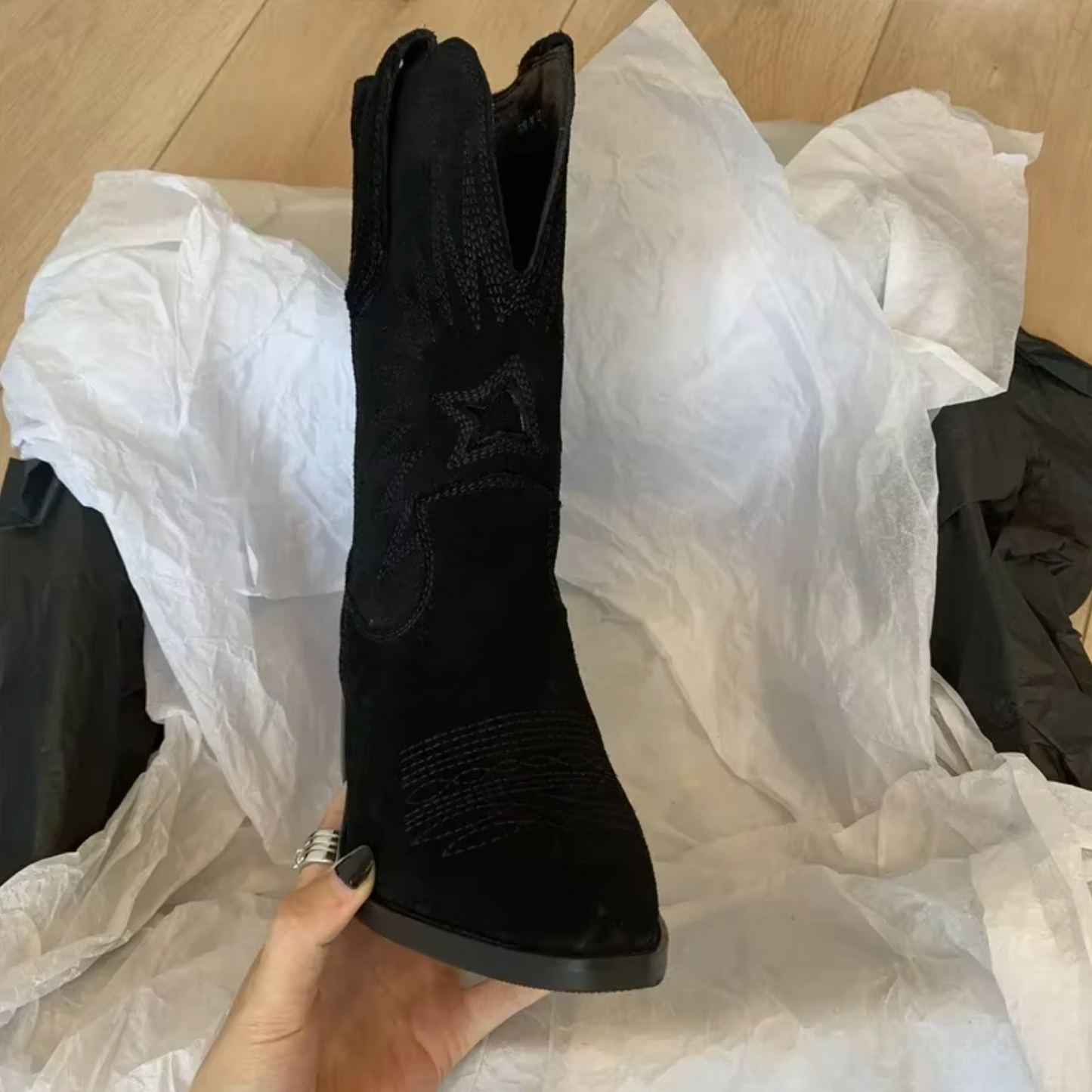 Bottes de Cowboy Mi-Mollet en Suède pour Femmes – Confort et Style Western 3