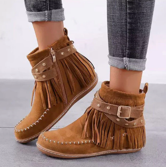 Bottines Femme en Faux Suède avec Franges et Sangle Cloutée – Confort Quotidien 0