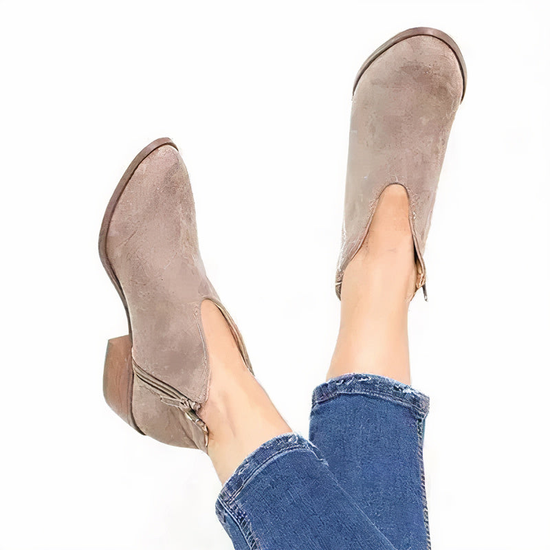 Black leather ankle boots for women with soft sole and zipper closure - Elegant and comfortable
