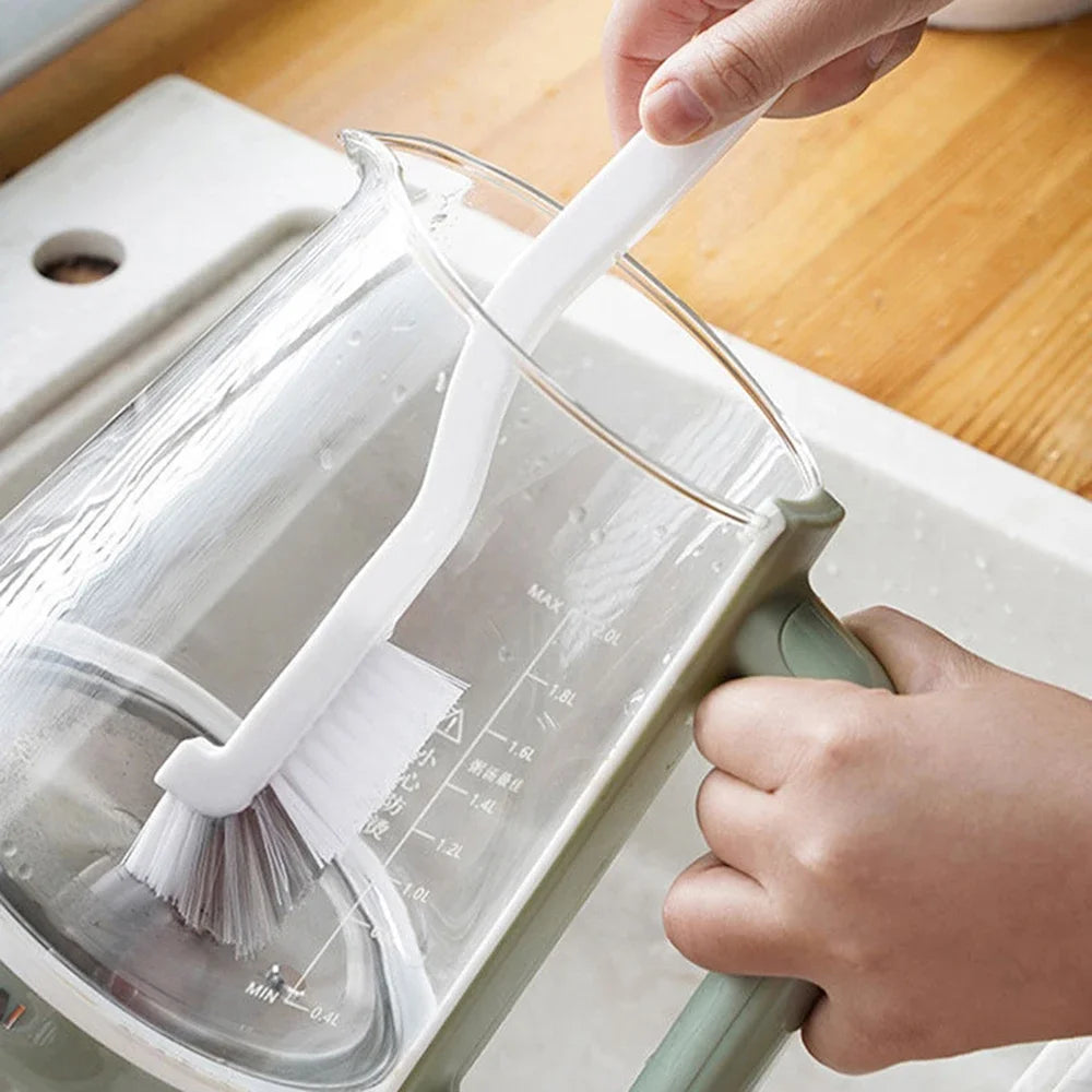 Brosse d'évier à long manche et angle pour un nettoyage efficace des tasses – poils en nylon et manche flexible