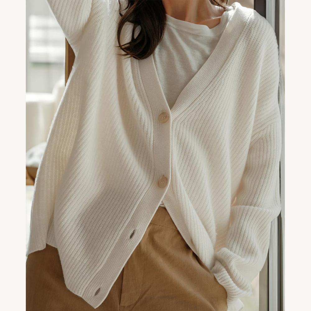 Oversize Cardigan Women in Soft Knit – Comfort and Elegance, Long Sleeves, Button Closure, Multi-Colors