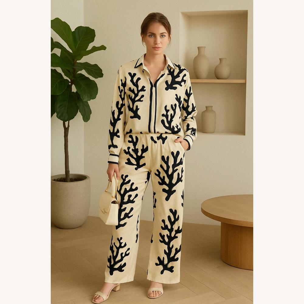 Ensemble Tailleur Femme en Satin Imprimé Artistique – Chemise Ample et Pantalon Large, Chic et Élégant