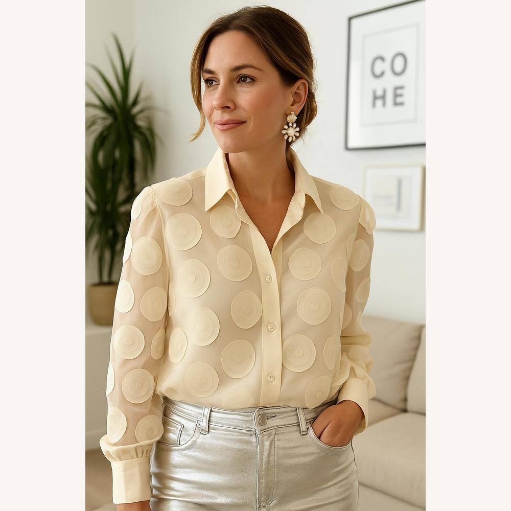 Chemisier Femme Transparent Brodé avec Appliqués 3D – Élégance Chic et Moderne
