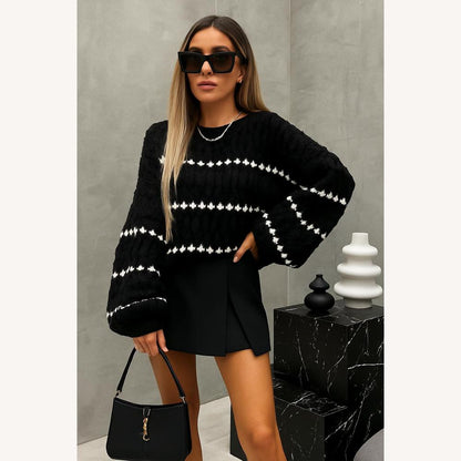 Women's Oversized Thick Knit Sweater Black and White – Comfort and Elegance for All Occasions