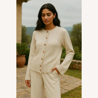 Women's Buttoned Cardigan in Soft Knit with Ribbed Details – Elegant and Comfortable, Ideal for Mid-Season