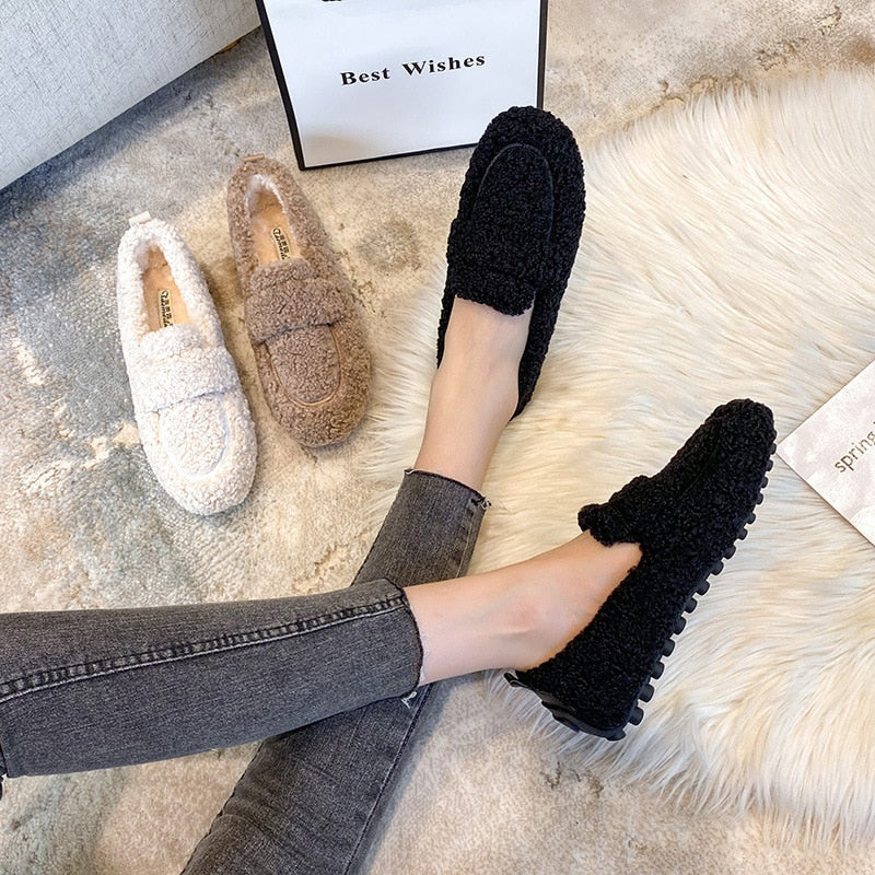 Plush Slippers for Women with Non-Slip Sole – Optimal Comfort for Indoor and Relaxation