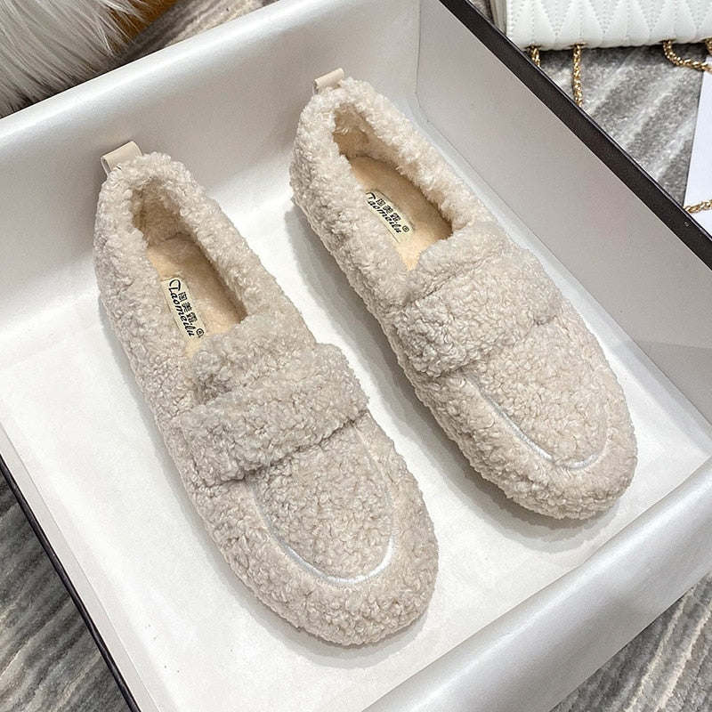 Plush Slippers for Women with Non-Slip Sole – Optimal Comfort for Indoor and Relaxation