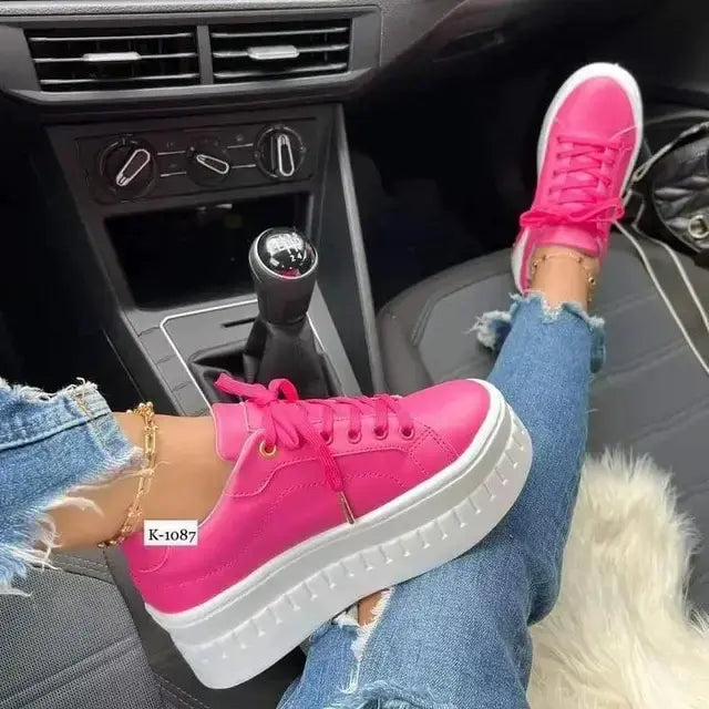 Leather platform shoes for women with thick heel and ergonomic design – Casual and semi-formal style