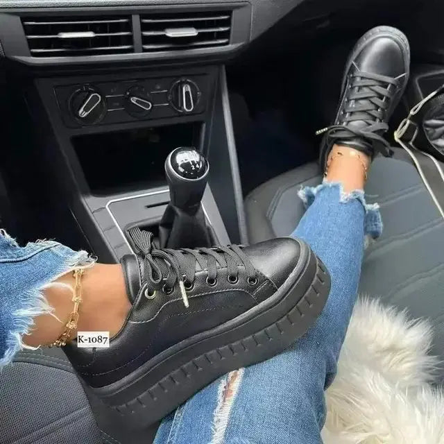 Leather platform shoes for women with thick heel and ergonomic design – Casual and semi-formal style
