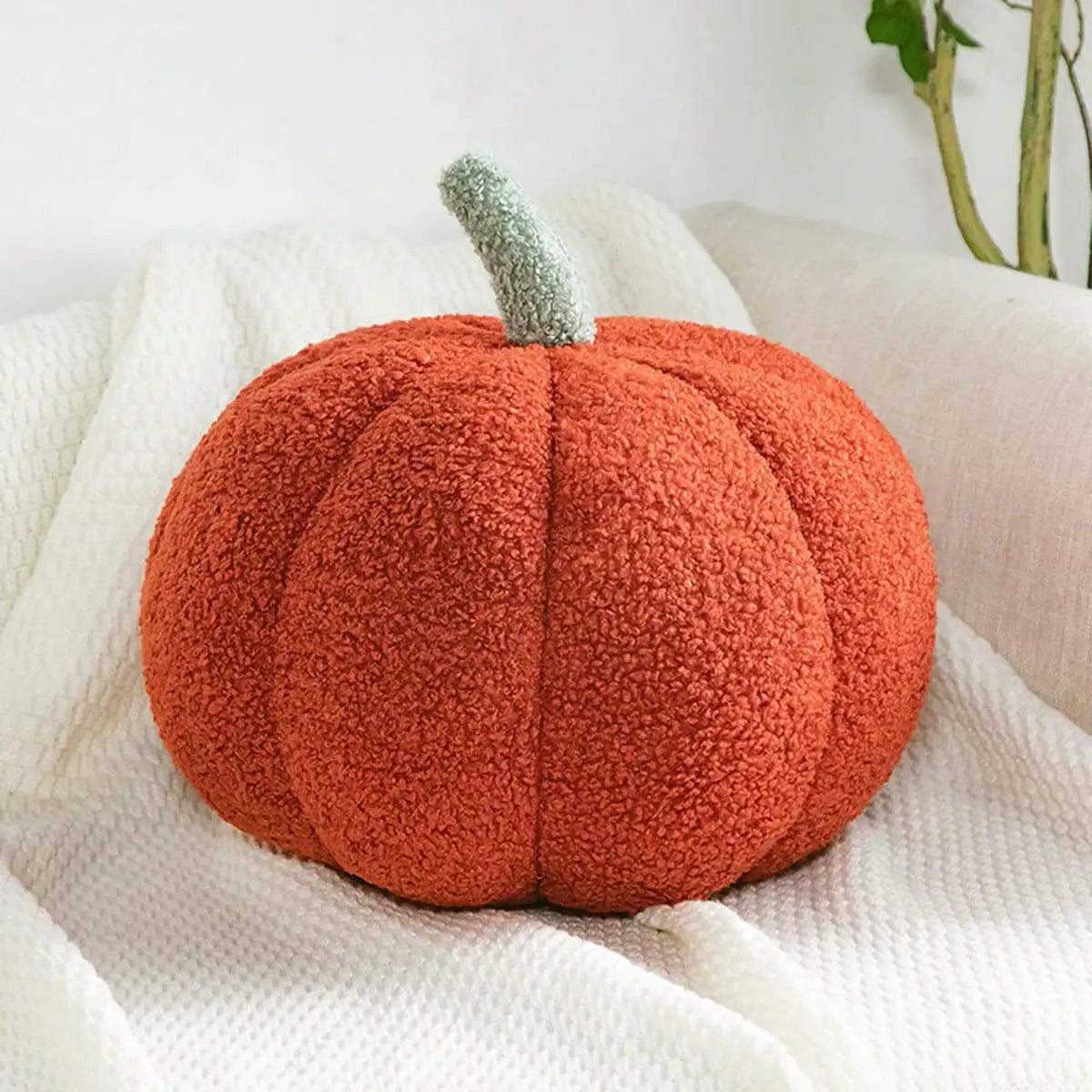Coussin en Forme de Citrouille en Sherpa et Boucle – Décoration Automnale et Halloween pour Enfants