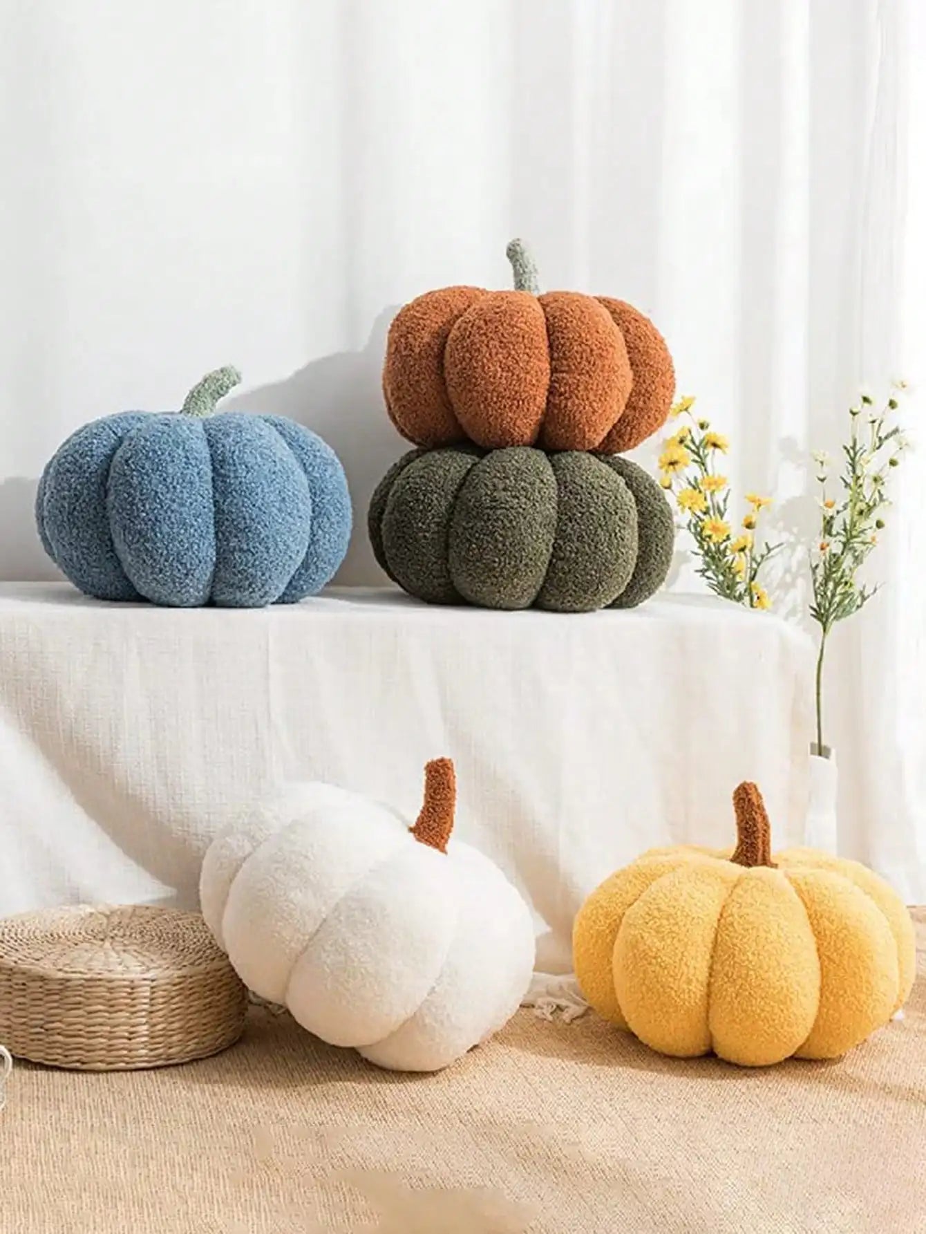 Coussin en Forme de Citrouille en Sherpa et Boucle – Décoration Automnale et Halloween pour Enfants