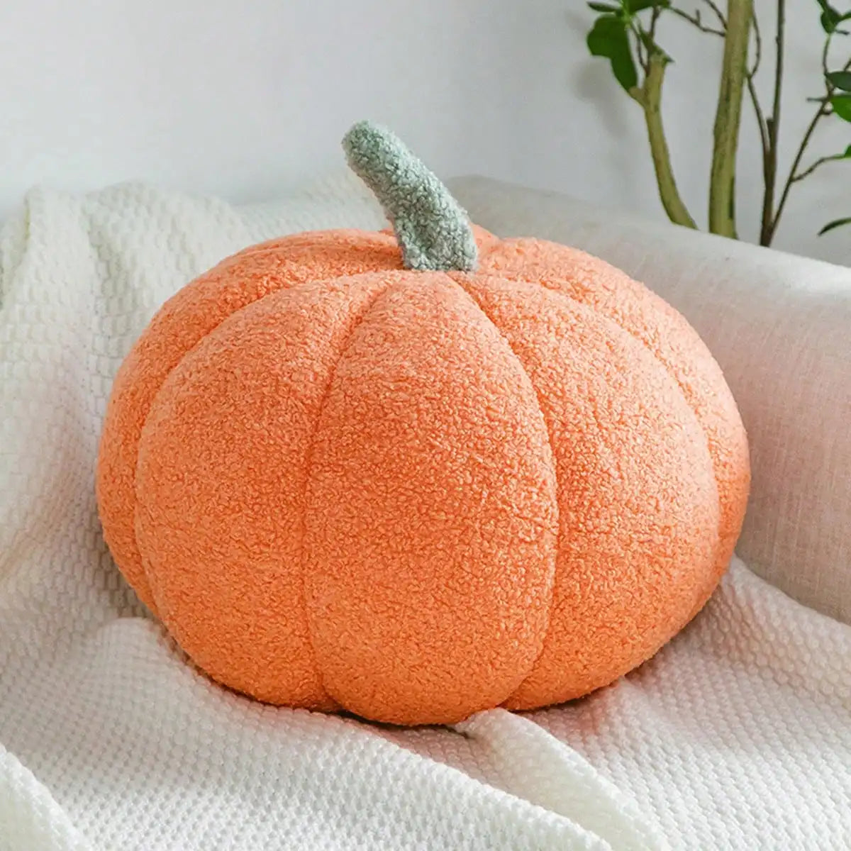 Coussin en Forme de Citrouille en Sherpa et Boucle – Décoration Automnale et Halloween pour Enfants