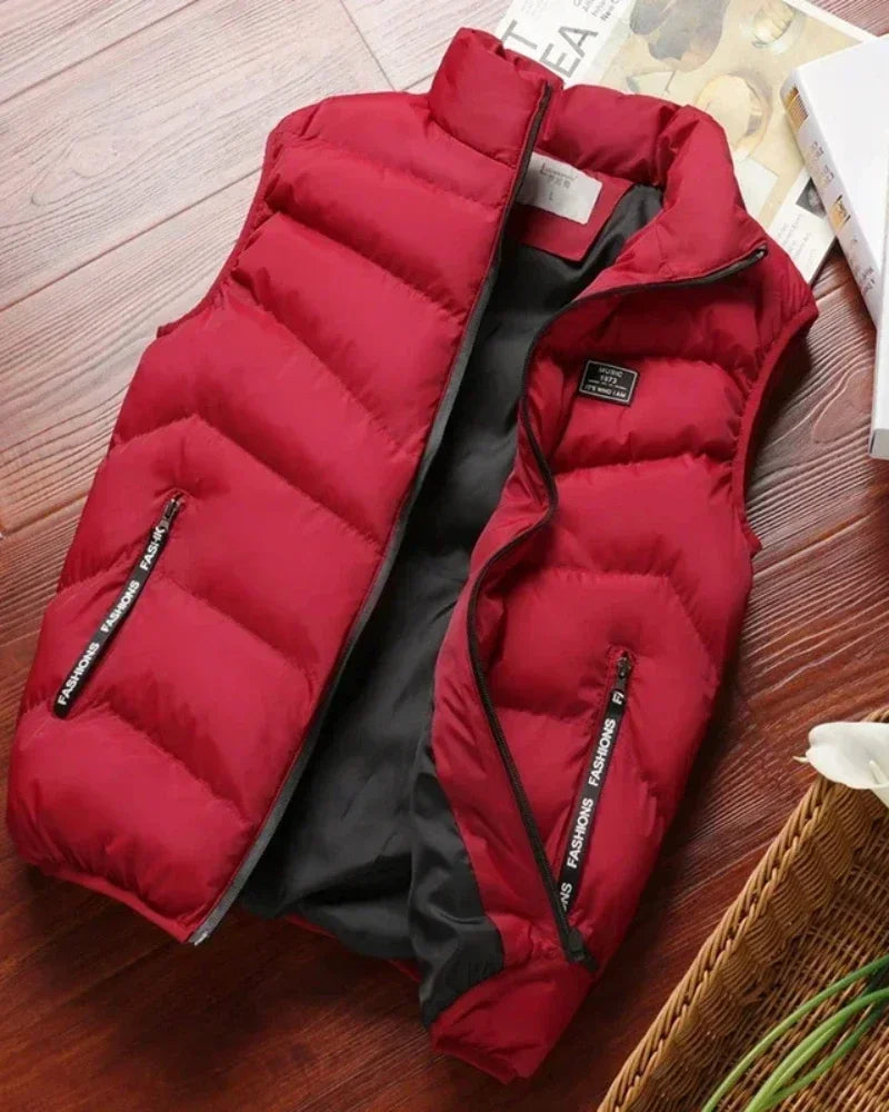 Men's Short Quilted Polyester Down Jacket with Mandarin Collar and Zipped Pockets – Comfortable and Warm for Winter