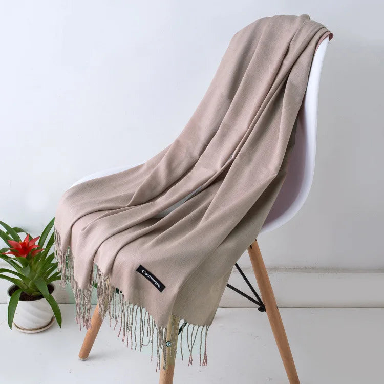Écharpe Longue en Laine avec Franges pour Femmes – Confort et Élégance pour l'Hiver 24