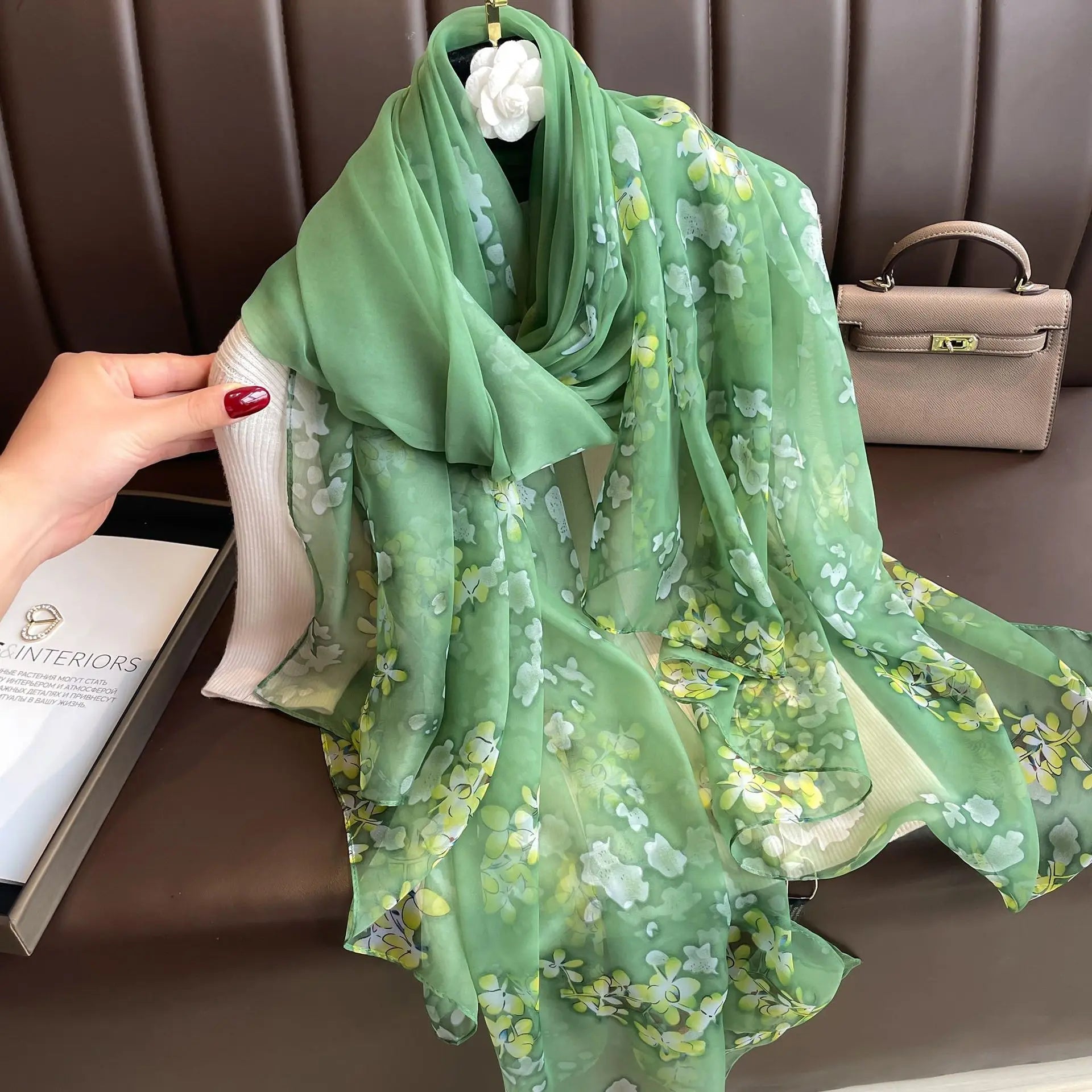 Foulard en Soie Femme Luxe avec Motifs Floraux - Écharpe Rectangulaire Élégante en Soie Douce 180x70 cm 8