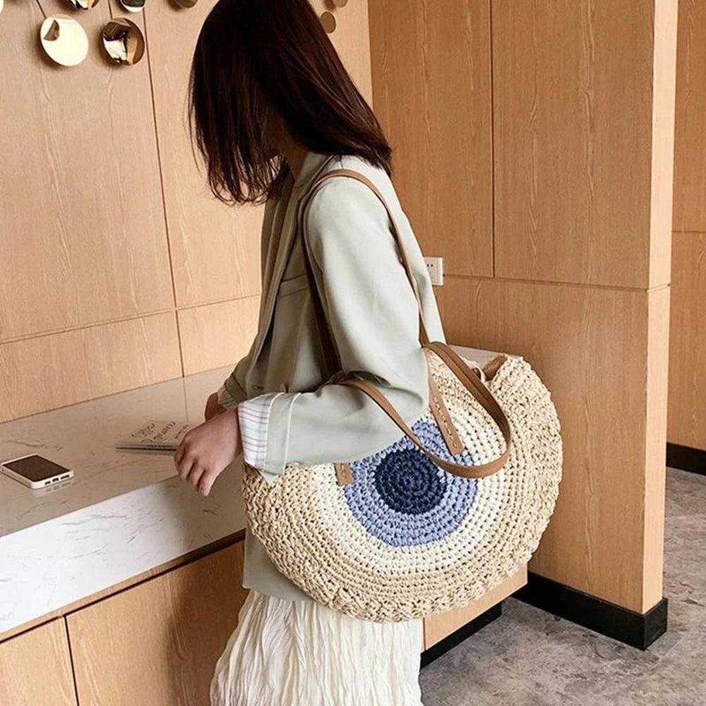 Women's Woven Straw Shoulder Bag – Elegant and Practical for Summer Outings, 30 x 2 x 43 cm